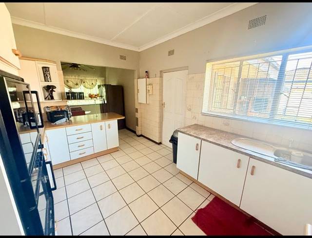 3 BEDROOM HOUSE FOR SALE IN VANDERBIJLPARK CE 1